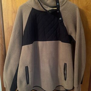 Abercrombie & Fitch Tan and Black Quilted Pullover